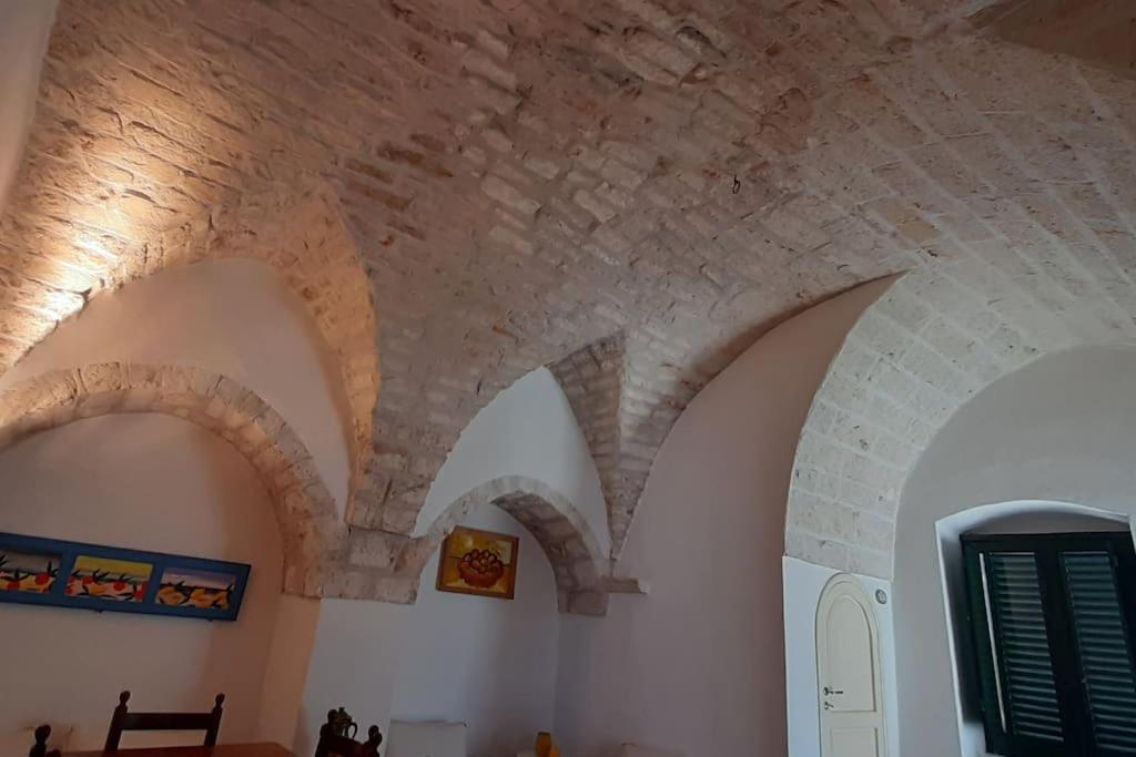 Dimora Lavinia Casa Vacanze Centro Storico ออสตูนี ภายนอก รูปภาพ