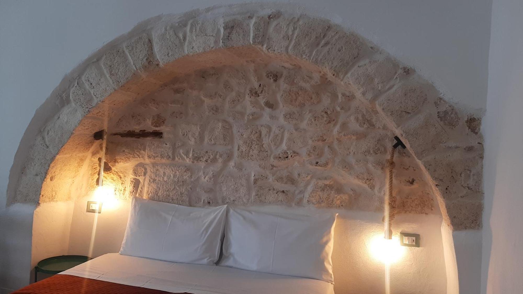 Dimora Lavinia Casa Vacanze Centro Storico ออสตูนี ภายนอก รูปภาพ