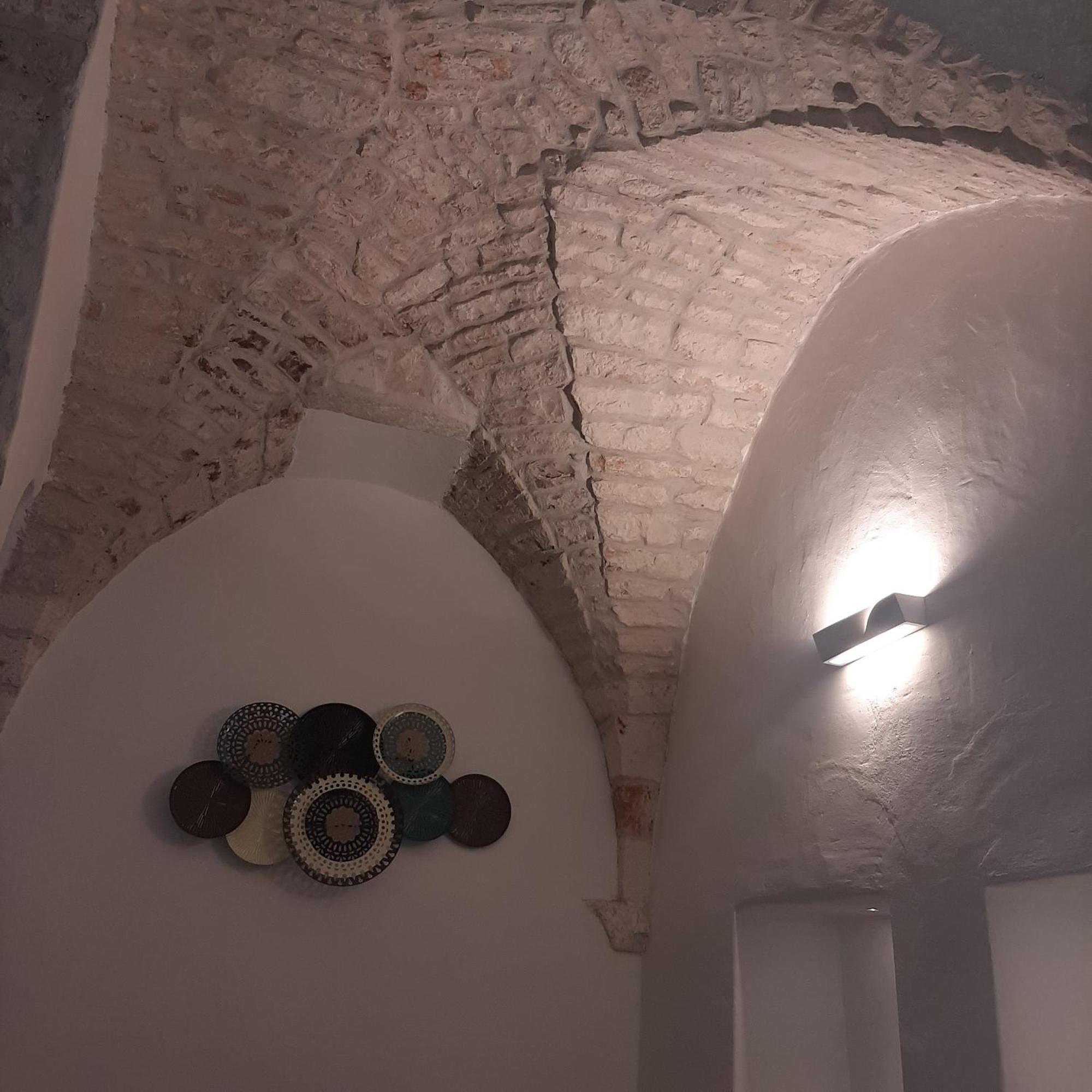 Dimora Lavinia Casa Vacanze Centro Storico ออสตูนี ภายนอก รูปภาพ