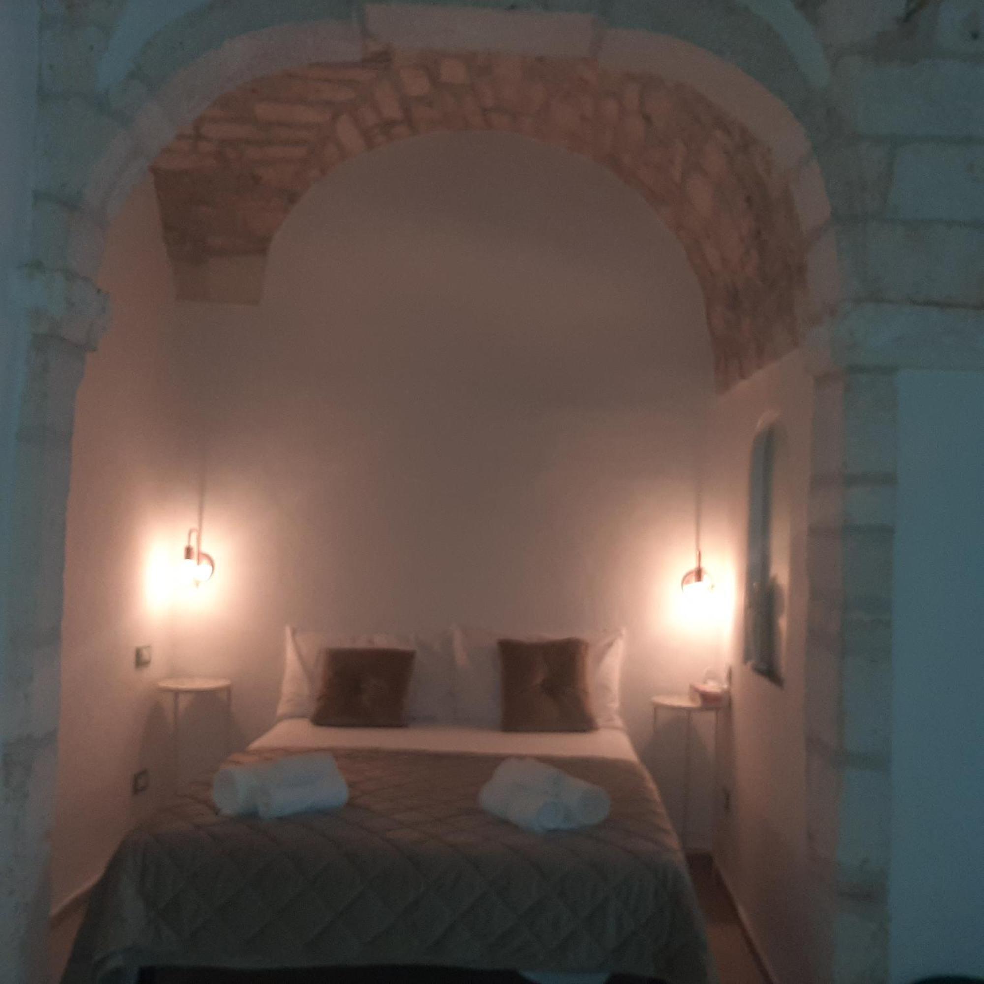 Dimora Lavinia Casa Vacanze Centro Storico ออสตูนี ภายนอก รูปภาพ